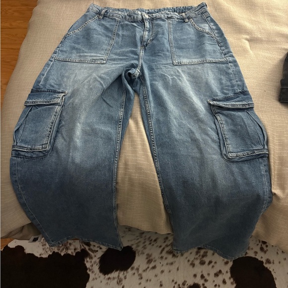 Ladies Blue Cargo Jeans - Picture 1 of 3